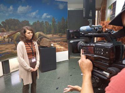 FOTOVernica Dez interviewed at the Dinosaur Museum by RTVE