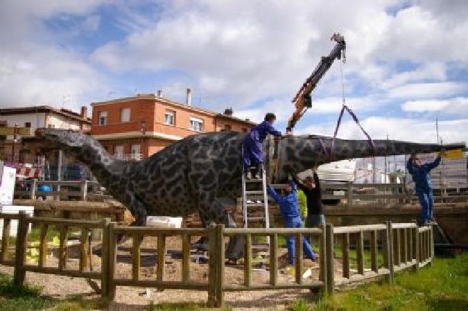 FOTOColocando la cola